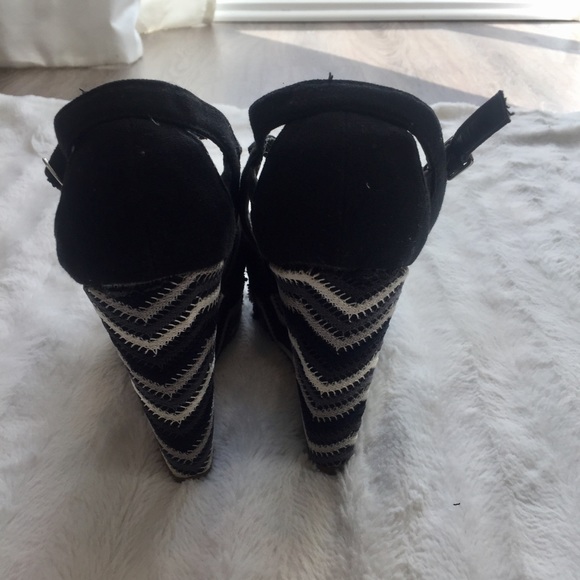Top Moda Chevron Wedges - Picture 5 of 8